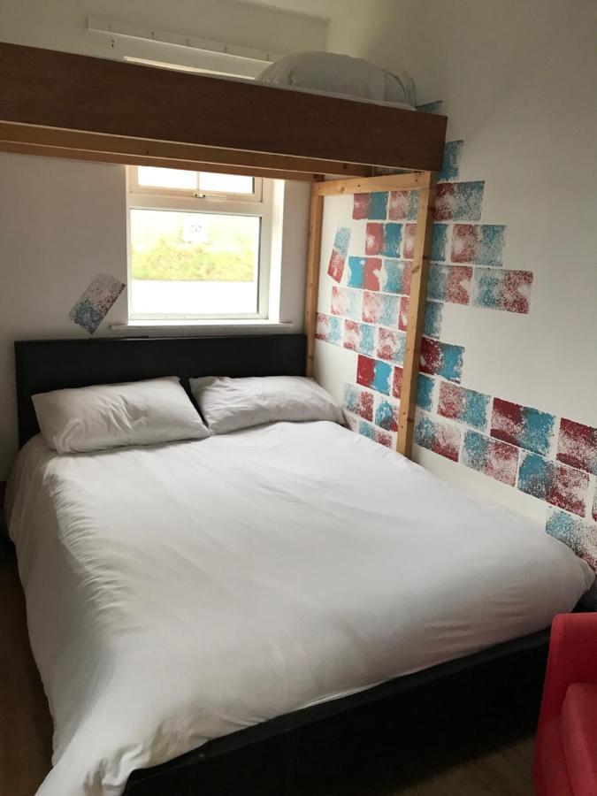 Finn Mccools Giants Causeway Hostel Bushmills Exterior photo
