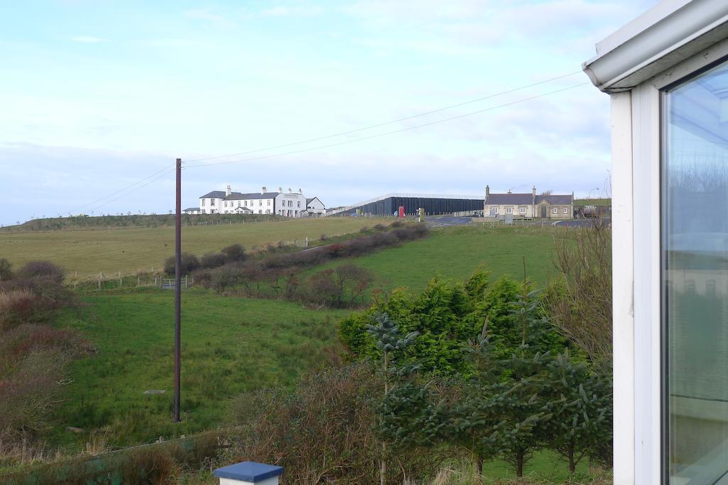 Finn Mccools Giants Causeway Hostel Bushmills Exterior photo