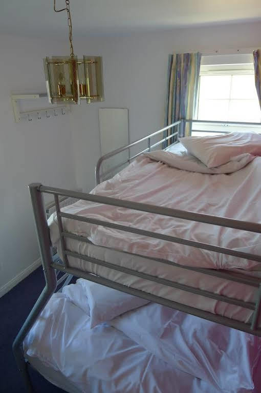 Finn Mccools Giants Causeway Hostel Bushmills Exterior photo