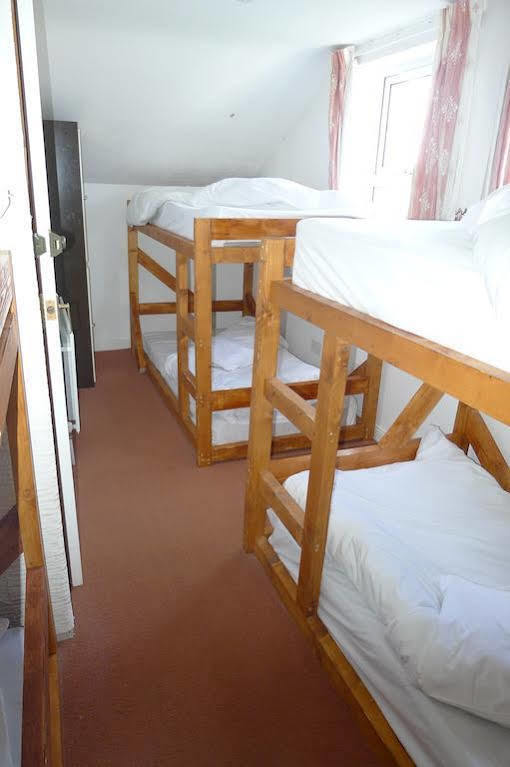 Finn Mccools Giants Causeway Hostel Bushmills Exterior photo