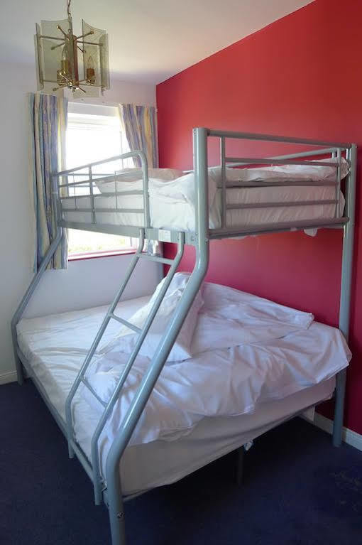 Finn Mccools Giants Causeway Hostel Bushmills Exterior photo